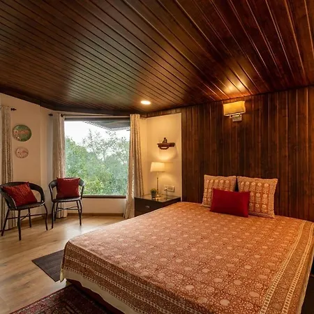 Lake View 2Bhk Close To Mall Road L Lake Daze-3
